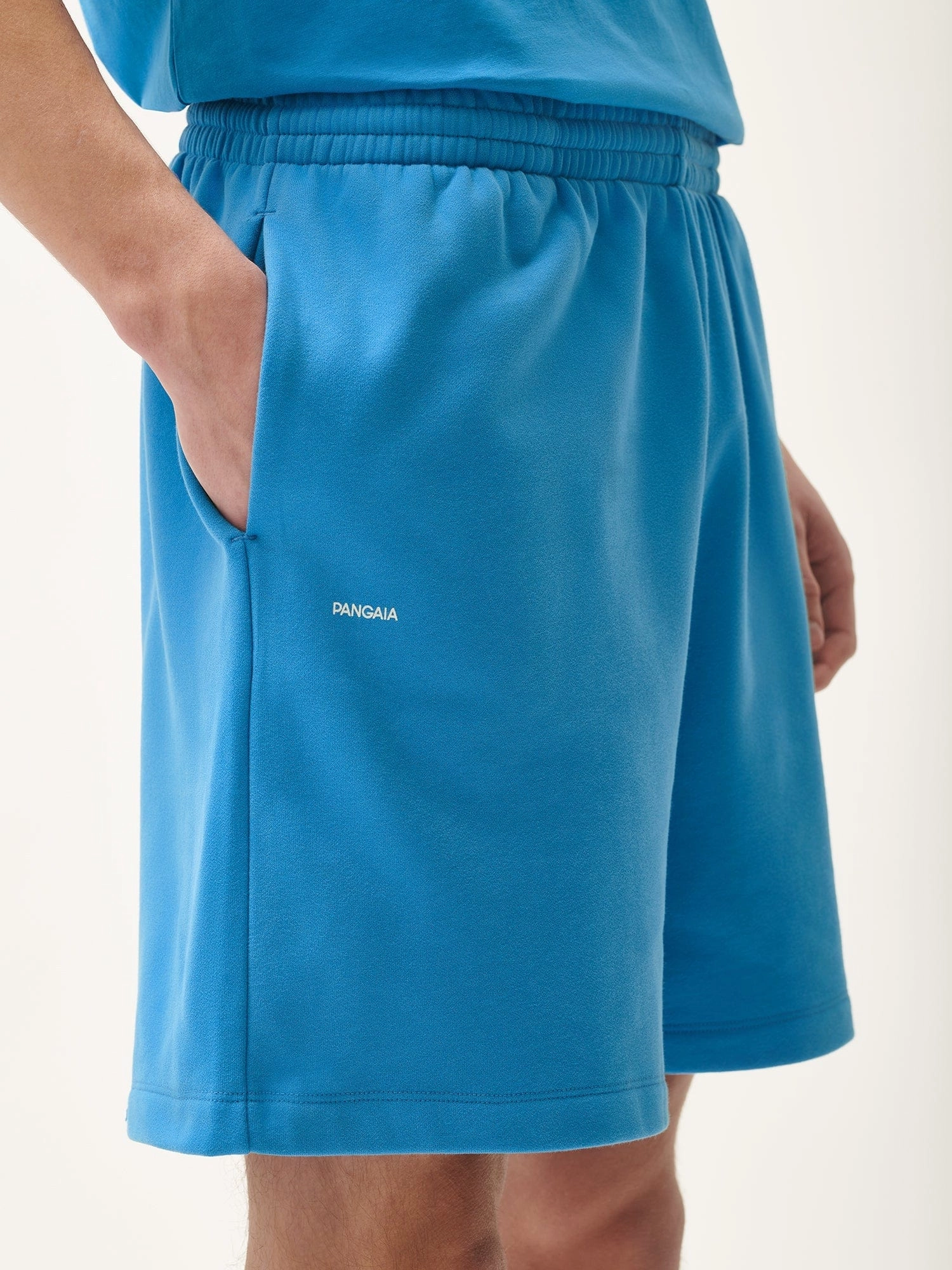 Mens 365 Midweight Mid Length shorts—geyser blue