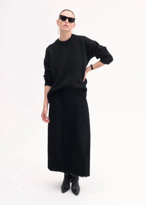 Pleated Elastic Waist Skirt in Stretch Crepe - Black